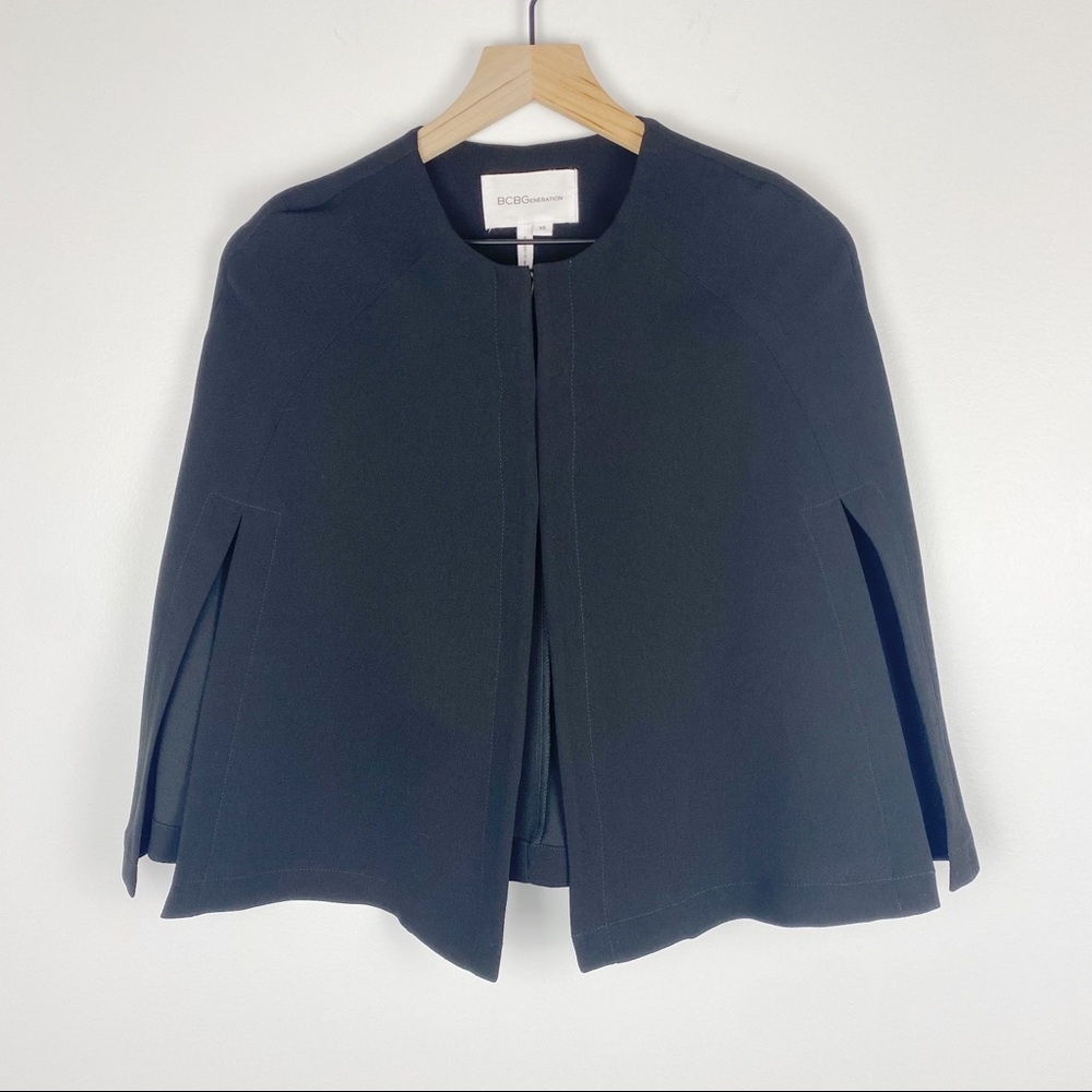 BCBGeneration CROPPED BLACK CAPE size xsmall